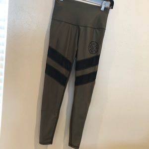 Strong house project leggings